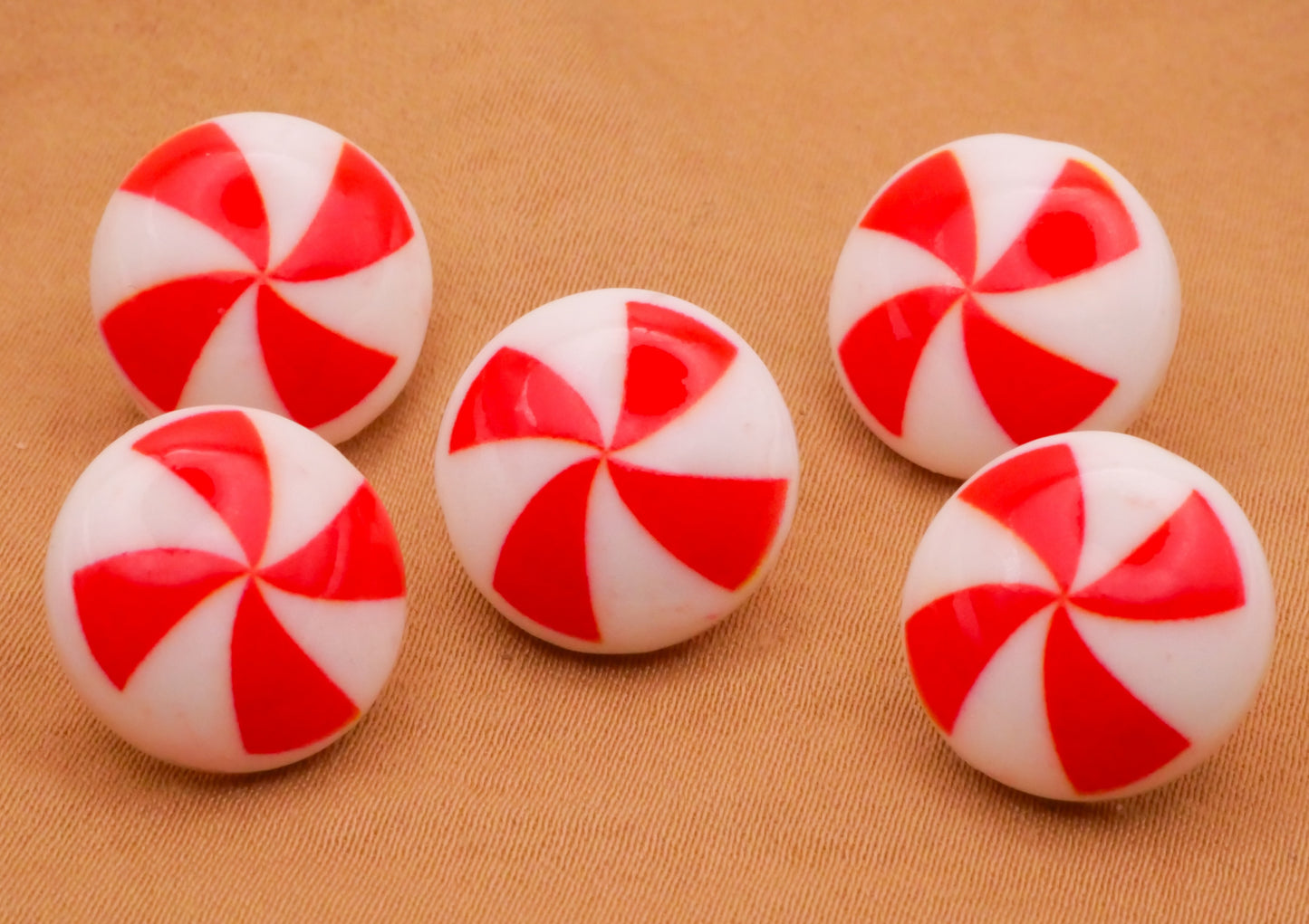 Peppermint Candy Swirl Plastic Set of Five Buttons Various 15mm