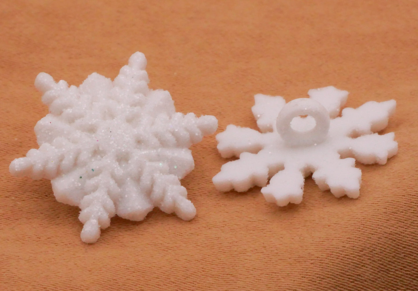 Snowflake Glitter White Plastic Set of Eight Buttons 19-21mm