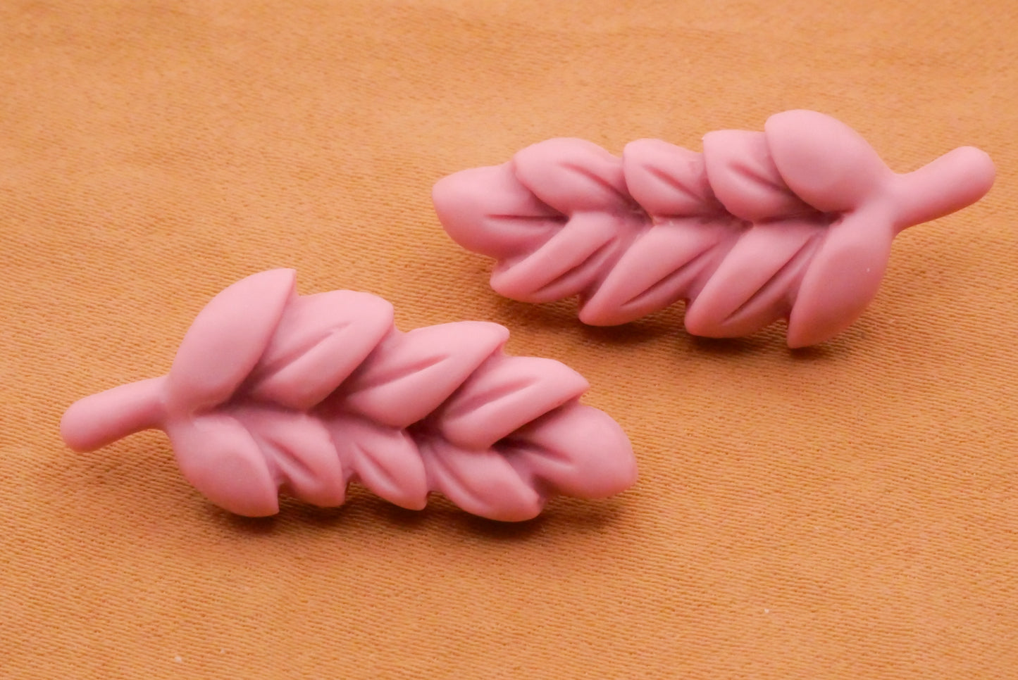 Leaf Grain Wheat Dusty Pink Plastic Pair of Buttons 13x29mm