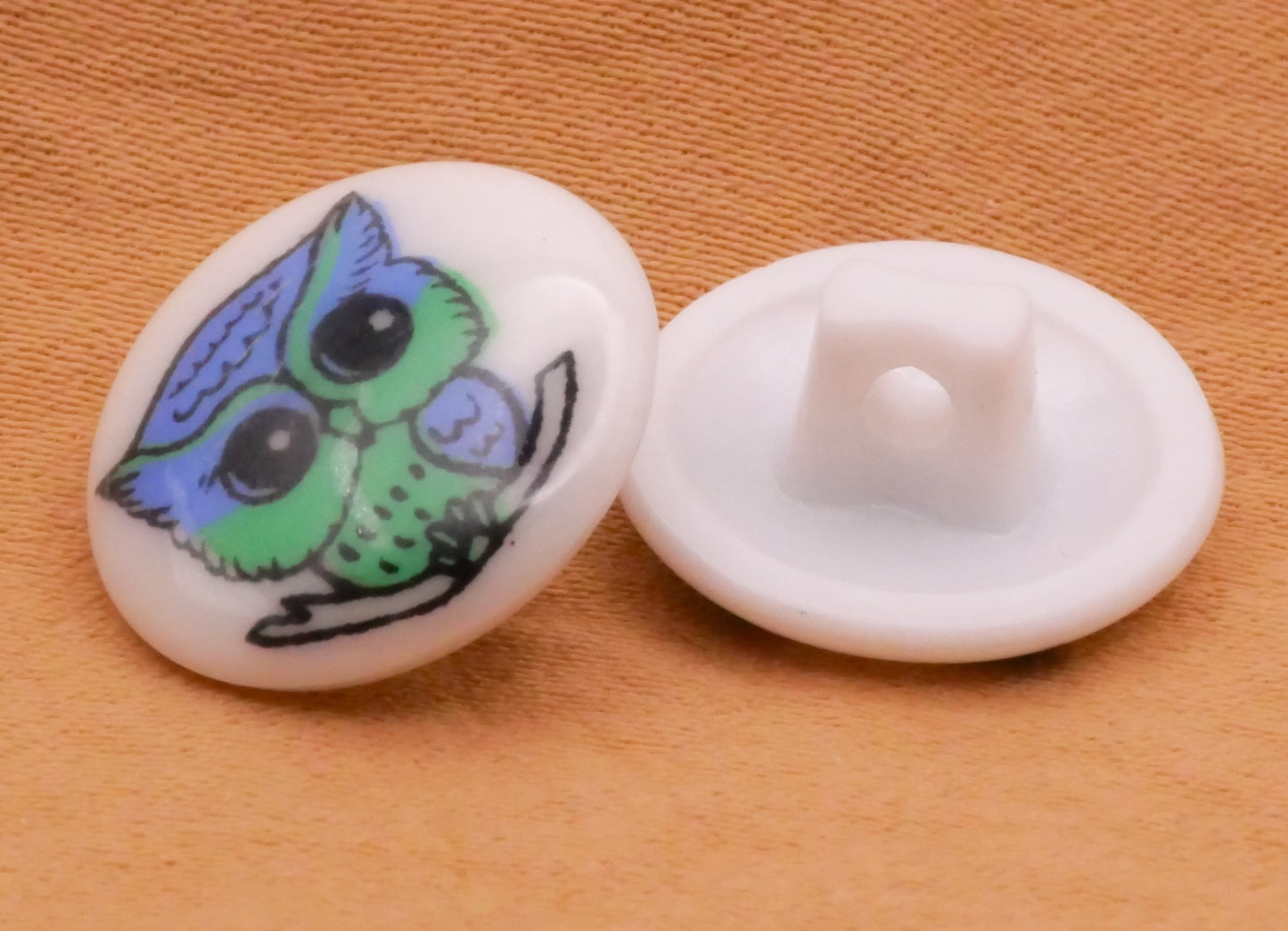 Owl Blue Green White Plastic Button 14mm