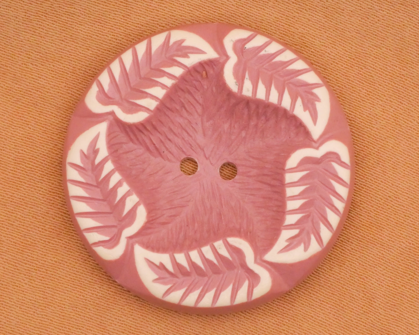 Leaf Leaves Wreath Dusty Pink Buffed Celluloid Plastic Button 28mm