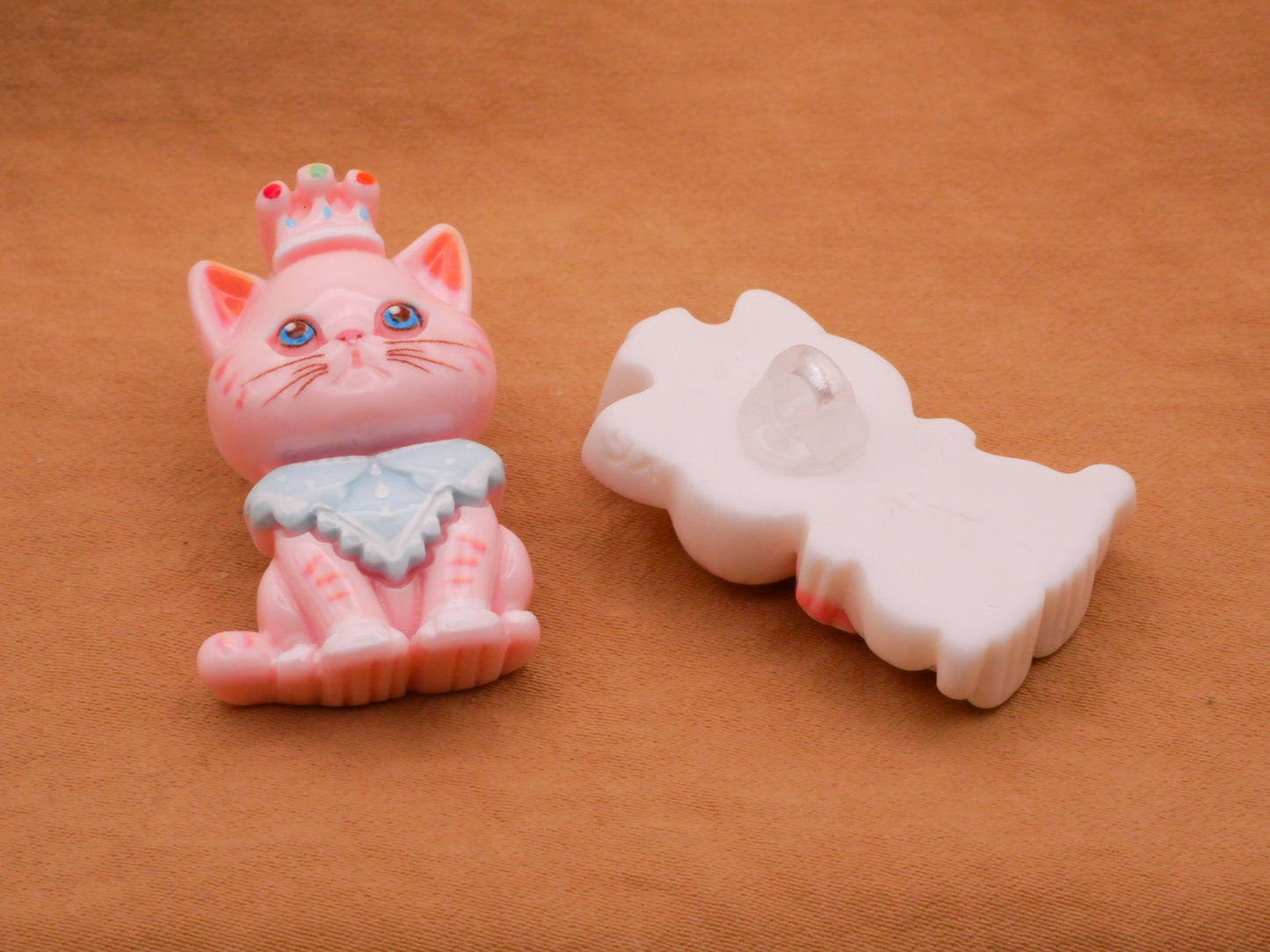 Cat Kitty Princess Crown Pink White Blue Plastic Set of Three Buttons 20x33mm