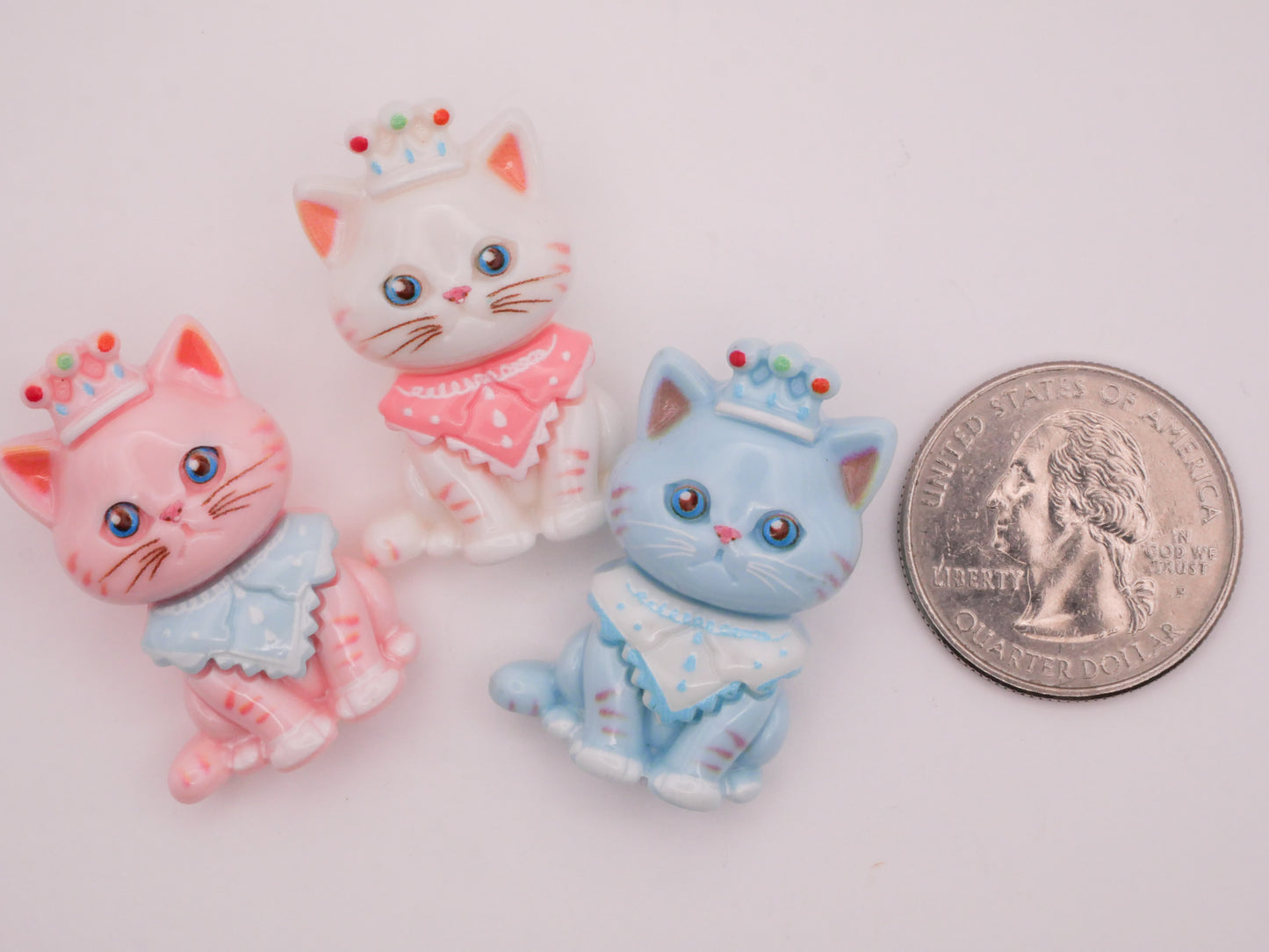 Cat Kitty Princess Crown Pink White Blue Plastic Set of Three Buttons 20x33mm