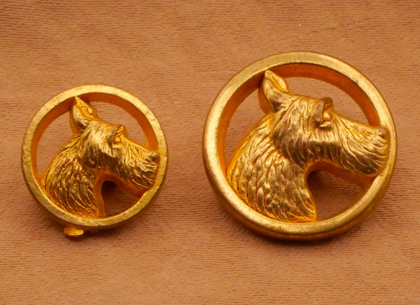 Scottie Terrier Dog Metallized Gold Plastic Button Various 13-17mm