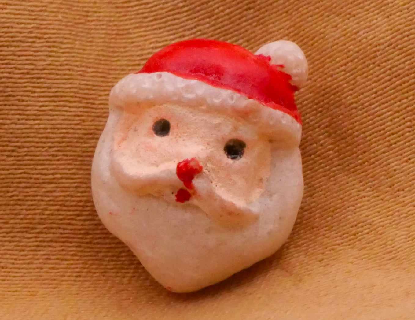 Santa Claus Christmas Plaster Wire Shank Vintage Button 11x14mm