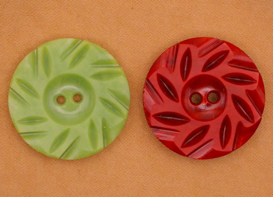 Wreath Leaf Leaves Green Red Vintage English Plastic Button Various 23mm