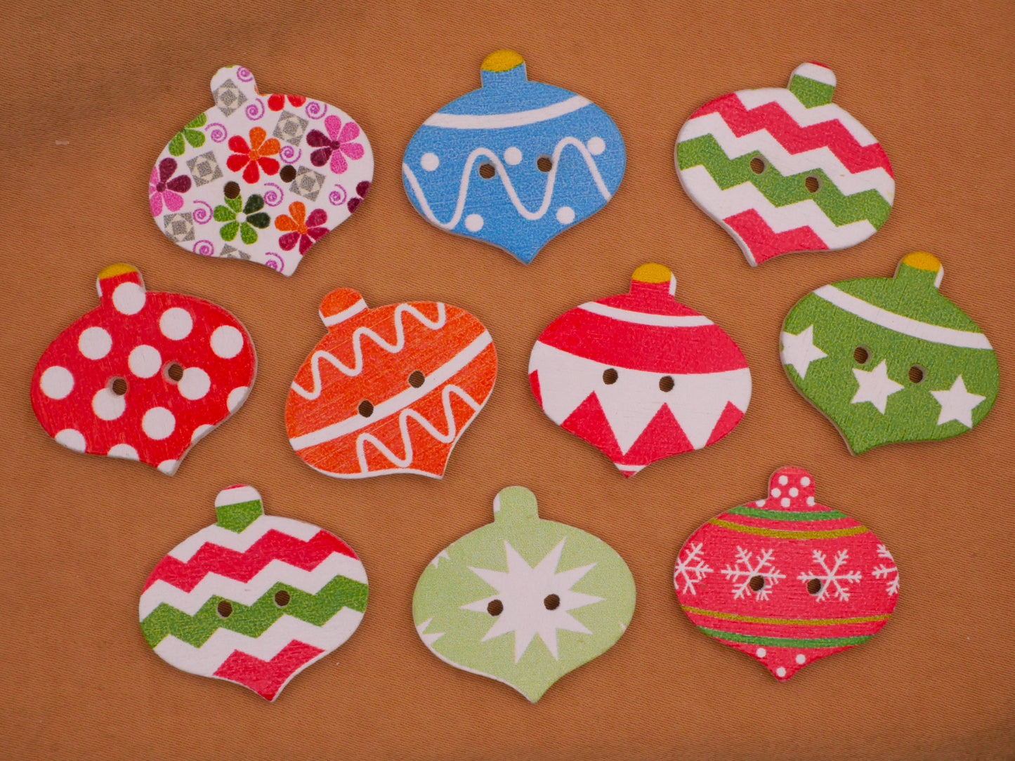 Stocking Ornament Christmas Wood Set of Ten Buttons 21-30mm