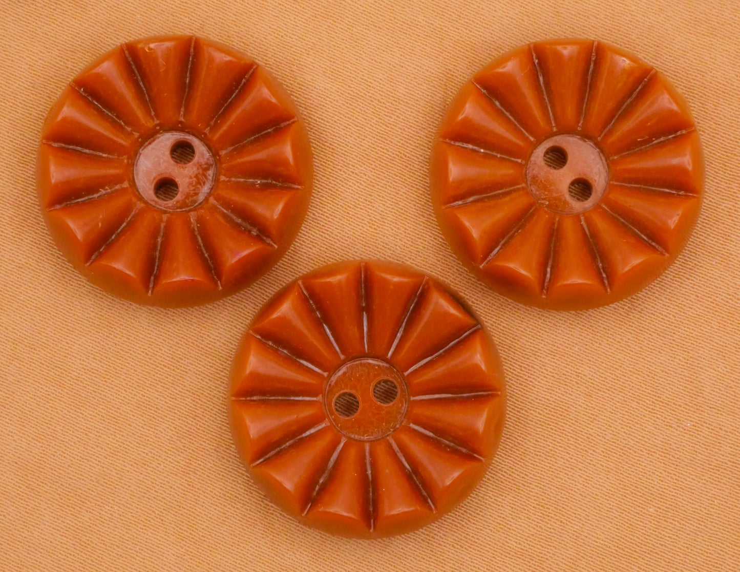 Gingerbread Sunburst Caramel Plastic Set of Three Buttons 21mm