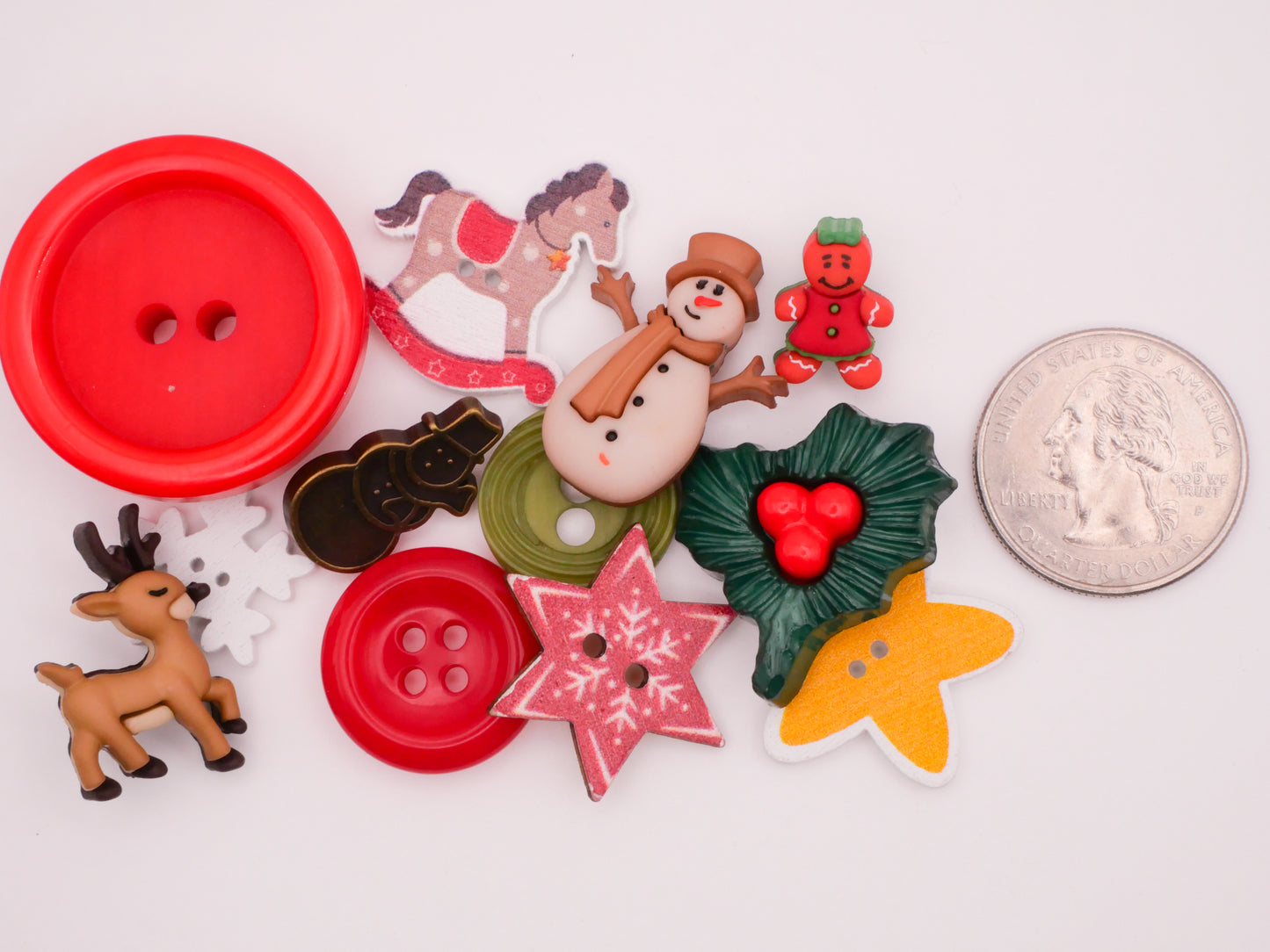 Christmas Plastic Wood Assorted Grab Bag Set of Twenty Buttons 11-36mm