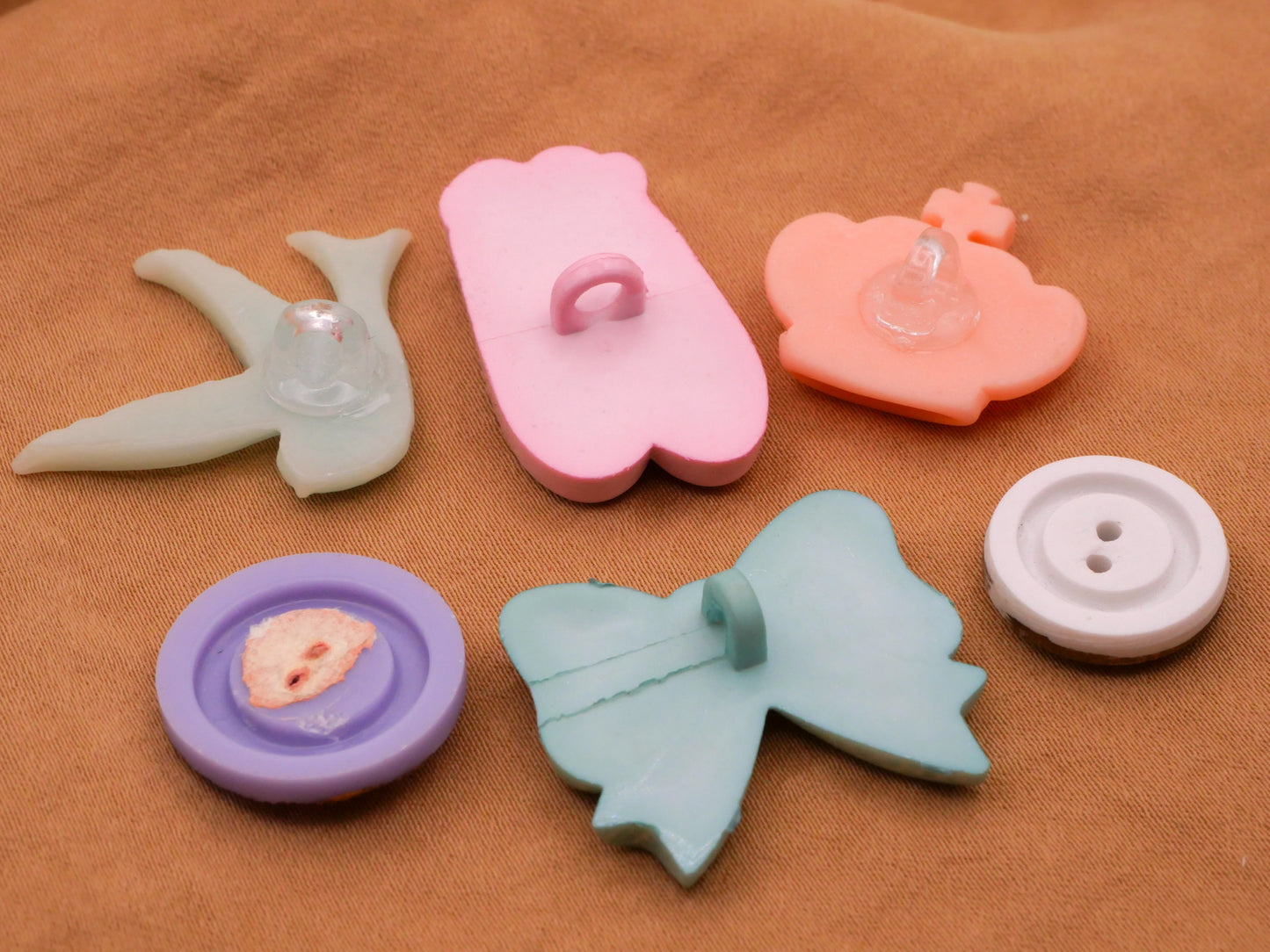 Feminine Pink Aqua Ballet Crown Bird Bow Plastic Button Various 15-29mm