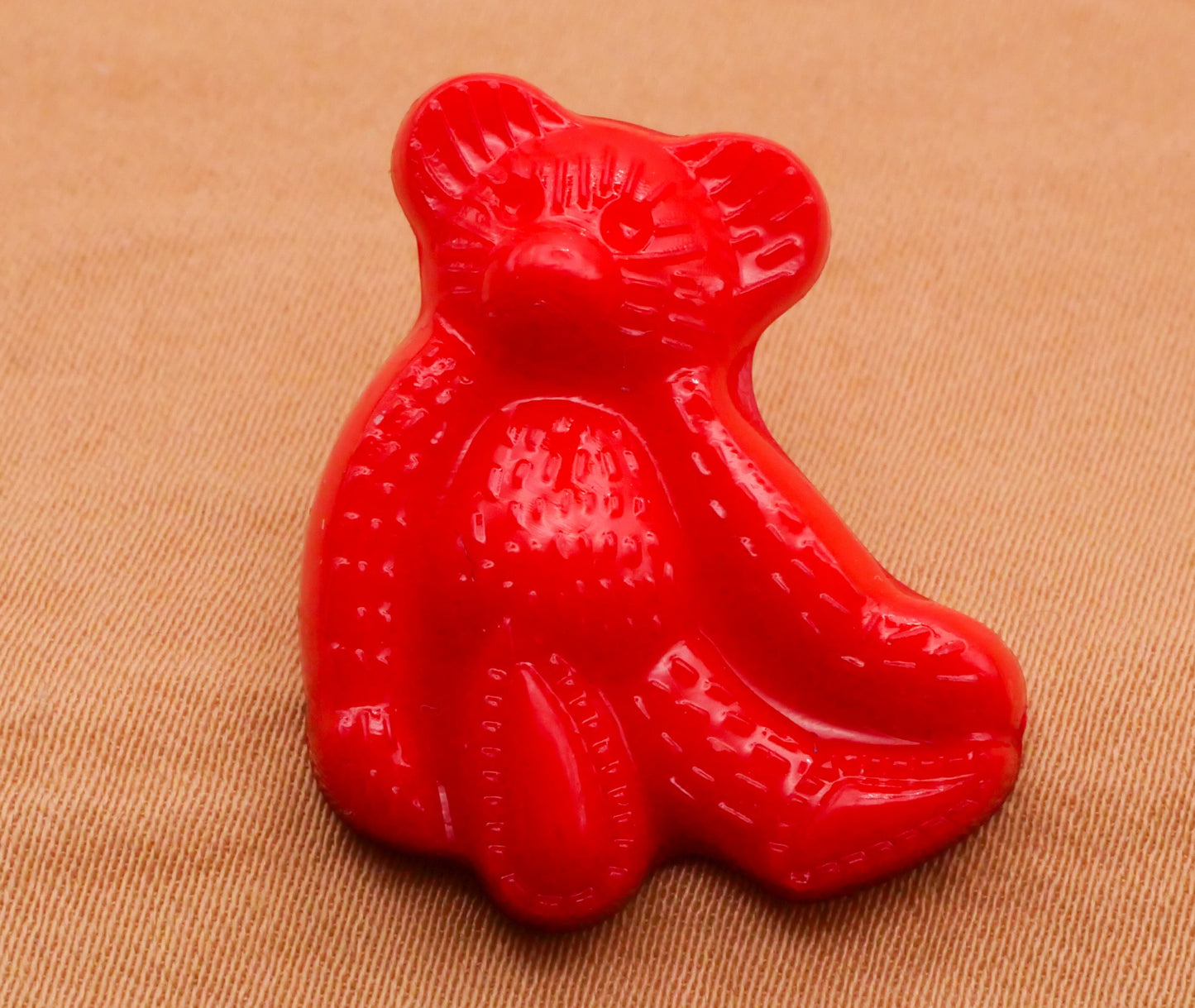 Teddy Bear Red Plastic Set of Five Buttons 21x24mm