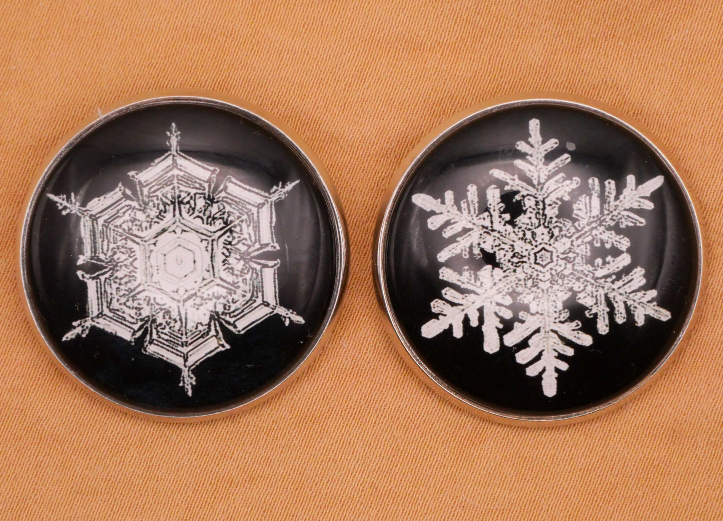 Snowflake Real Photograph Glass Dome Silver Metal Button Various 27mm