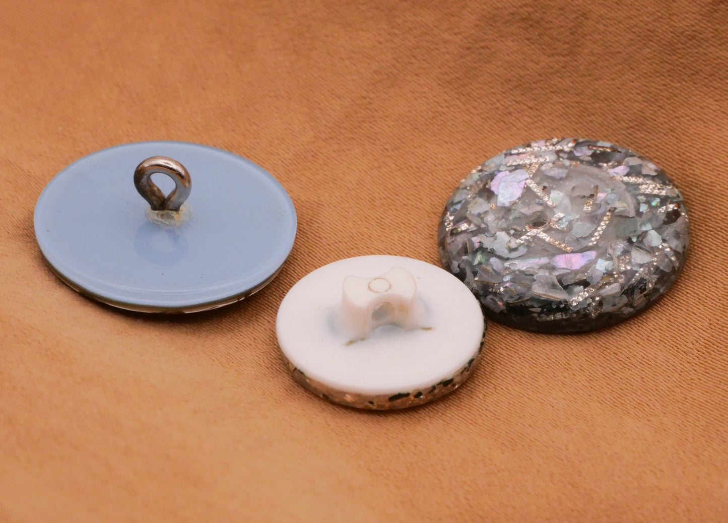 Glitter Tinsel Blue Design in Plastic Vintage Button Various 15-19mm