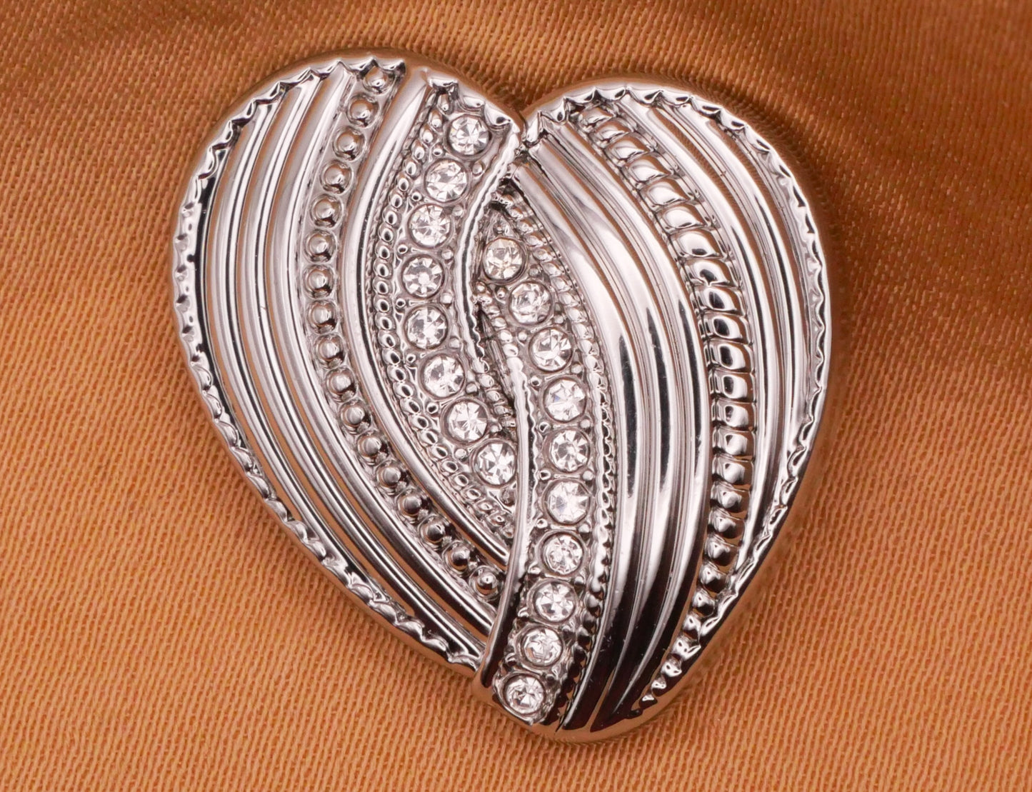 Heart Interlocking Ribbed Rhinestone Silver Metal Button 22mm