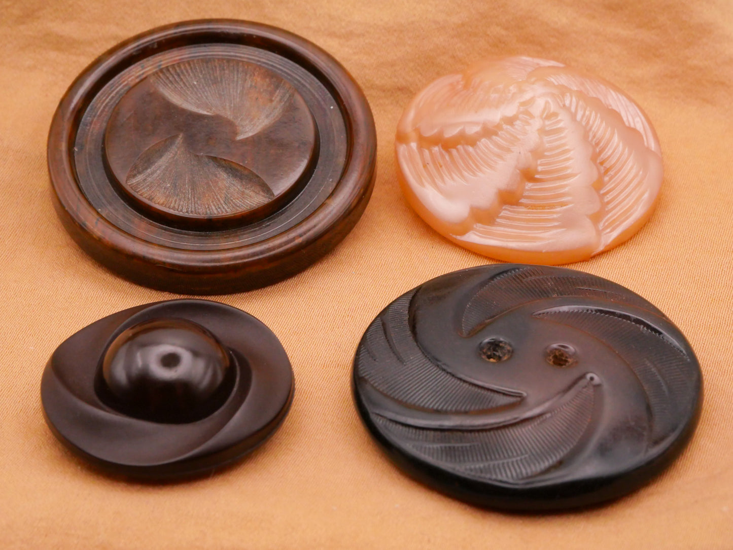 Swirl Spiral Brown Champagne Vintage Plastic Button Various 27-40mm
