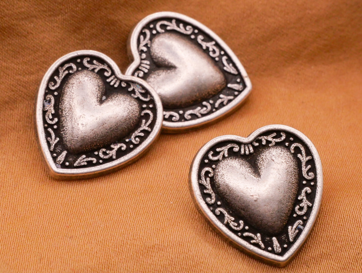 Heart Pewter Look Lace Edge Silver Metal Button 19x20mm