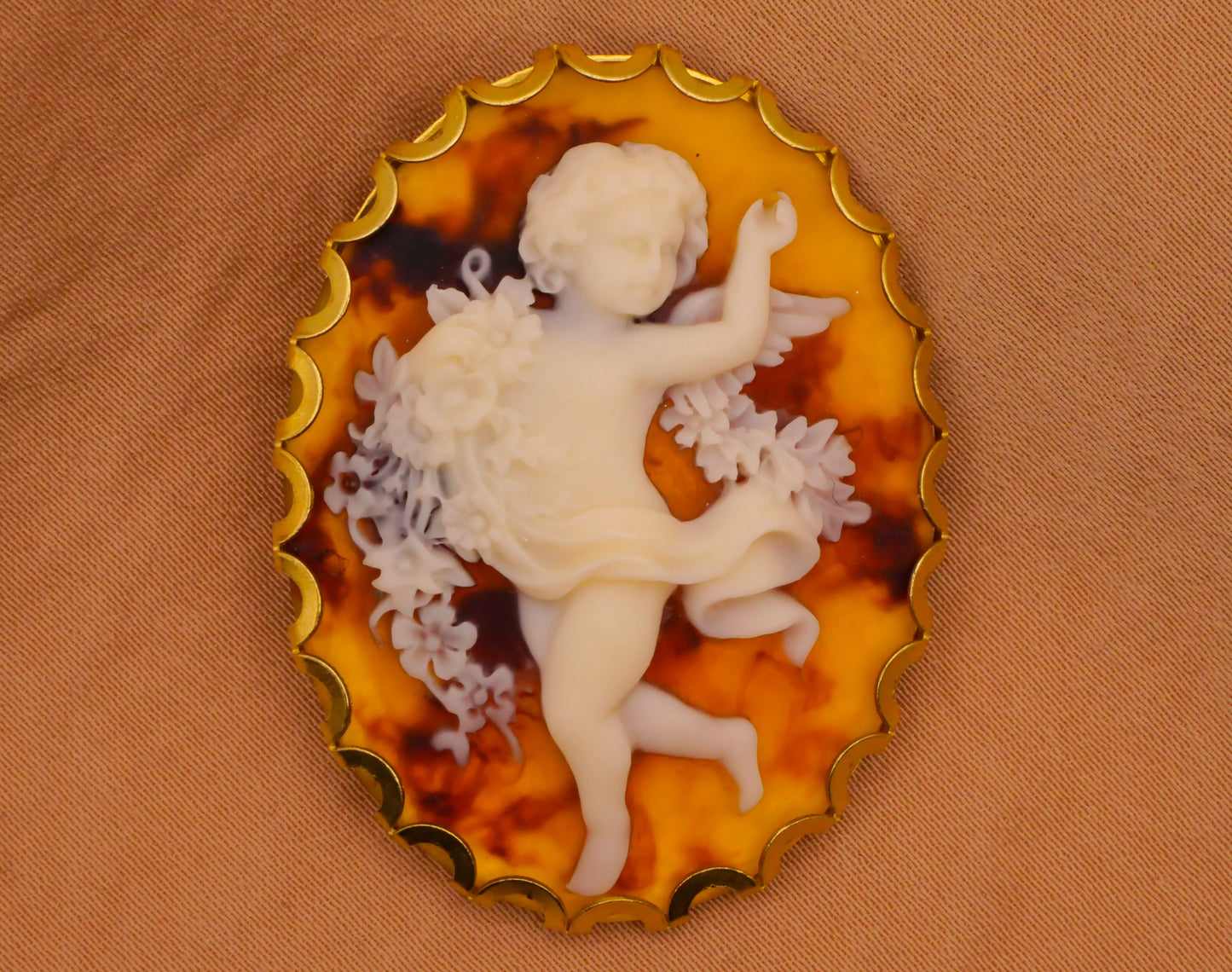 Cherub Angel Flowers Ribbon Tortoiseshell Ivory Look Resin Metal Button 31x41mm