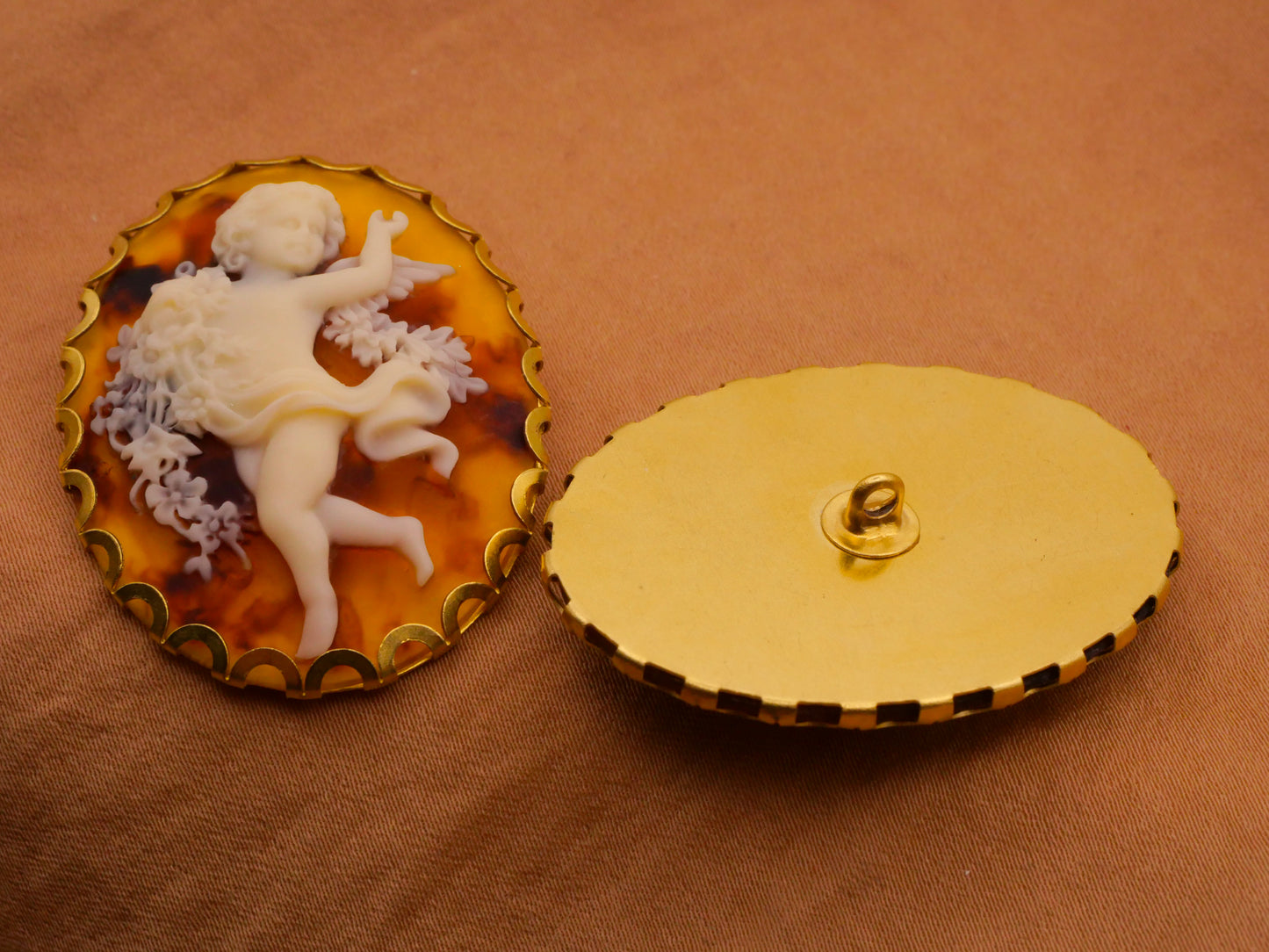 Cherub Angel Flowers Ribbon Tortoiseshell Ivory Look Resin Metal Button 31x41mm