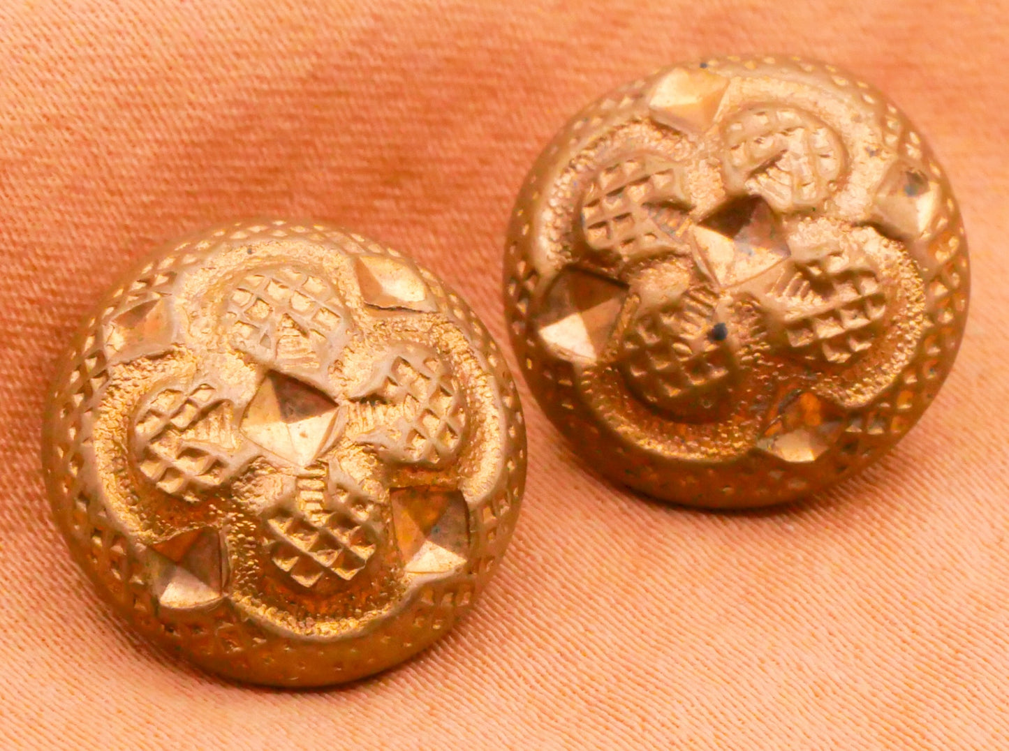 Clover Shamrock Vintage Textured Brass Metal Buttons 14mm