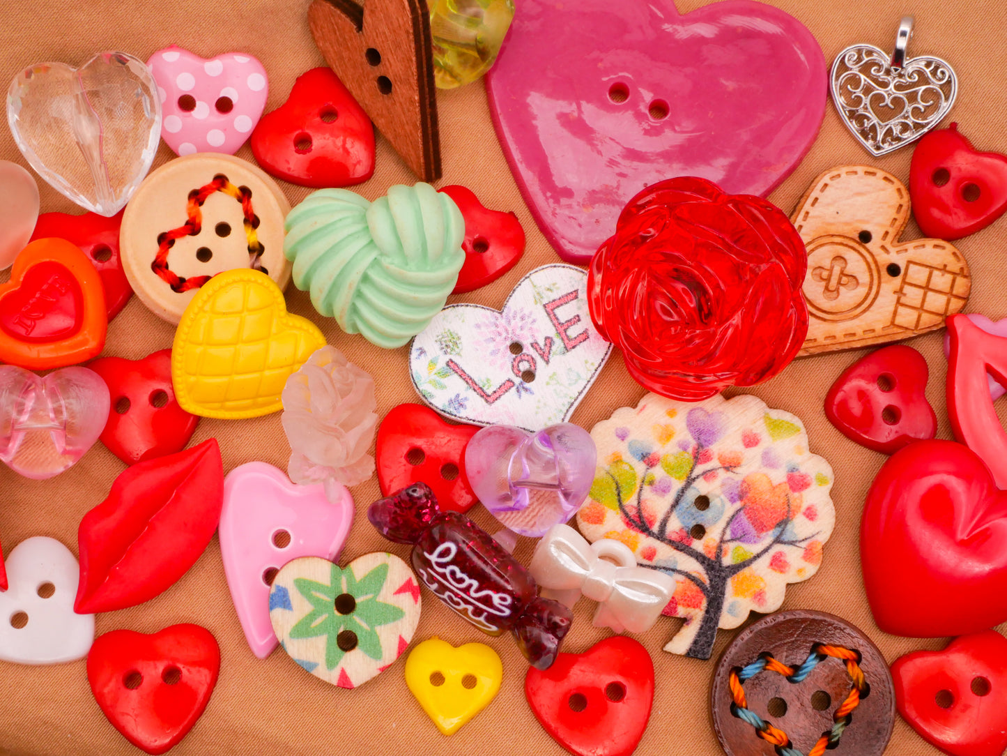 Valentine Heart Grab Bag Plastic Wood Assorted Set of Fifty Plus Buttons 9-31mm