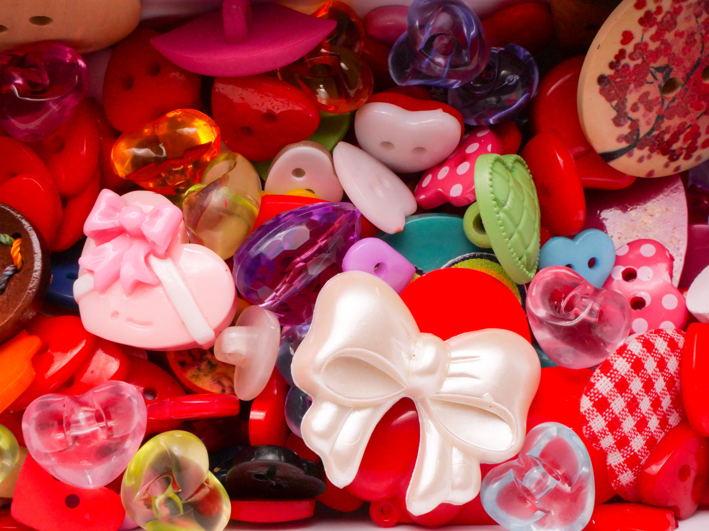 Valentine Heart Grab Bag Plastic Wood Assorted Set of Fifty Plus Buttons 9-31mm