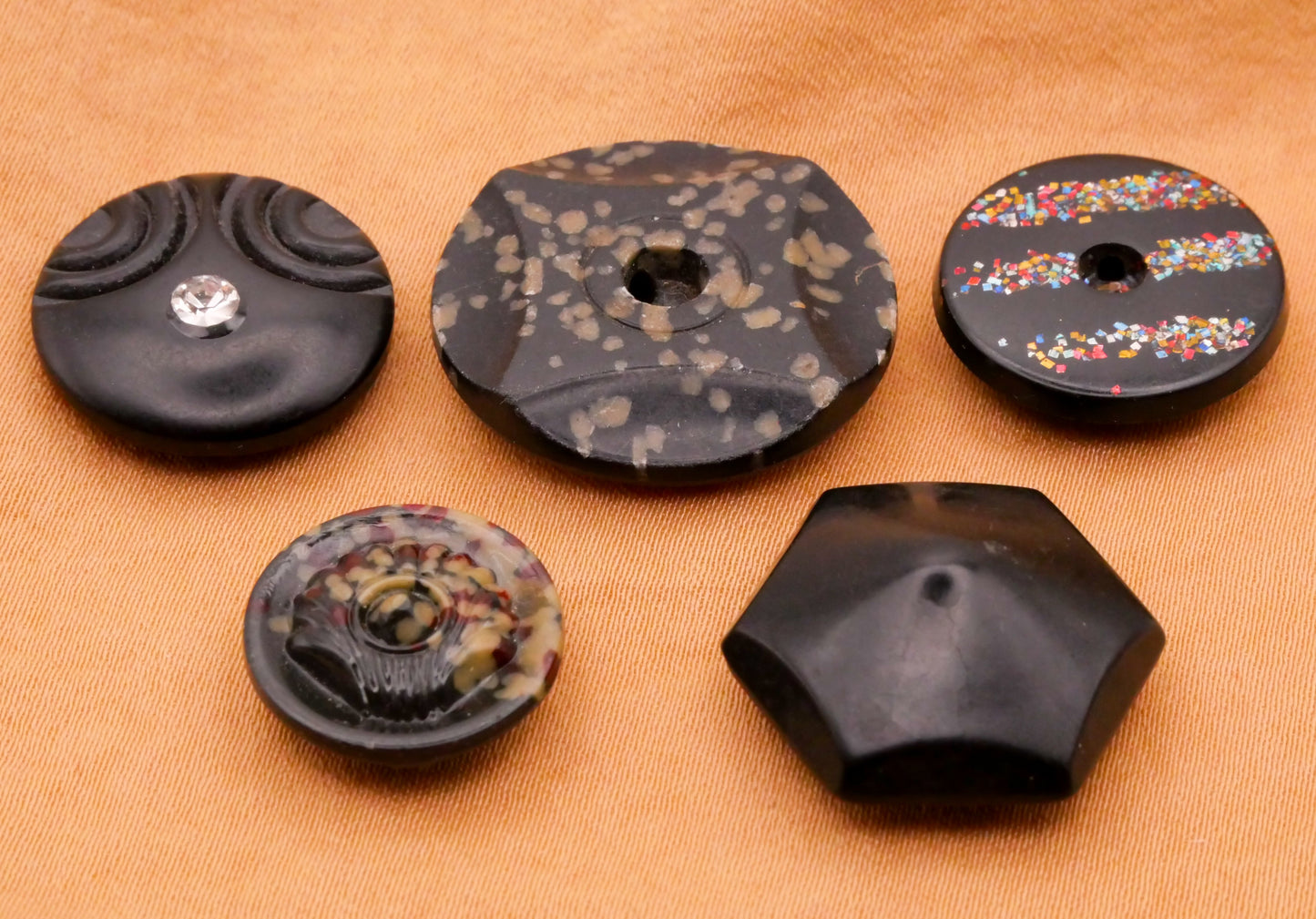 Composition Black Plastic Rubber Button Various 15-23mm