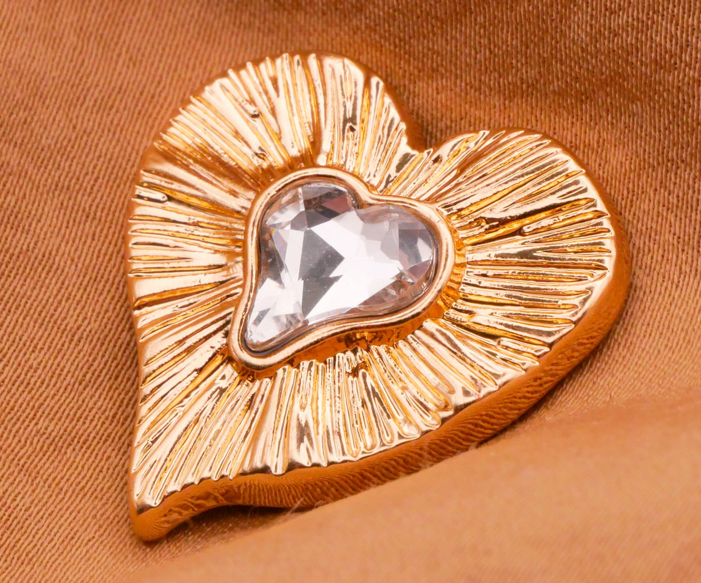 Heart Rhinestone Gold Textured Metal Button 24x25mm