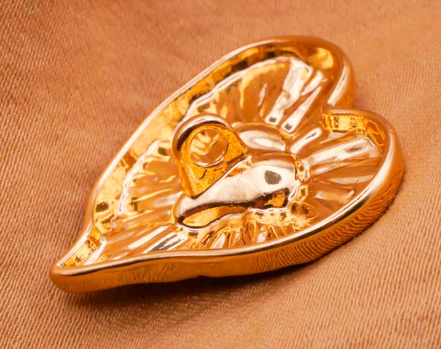 Heart Rhinestone Gold Textured Metal Button 24x25mm