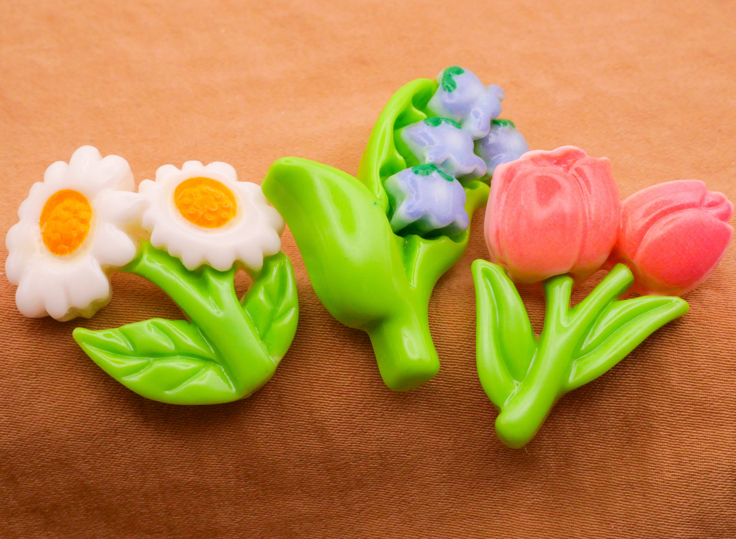 Spring Flowers Plastic Assorted Set of Three Buttons 20-35mm