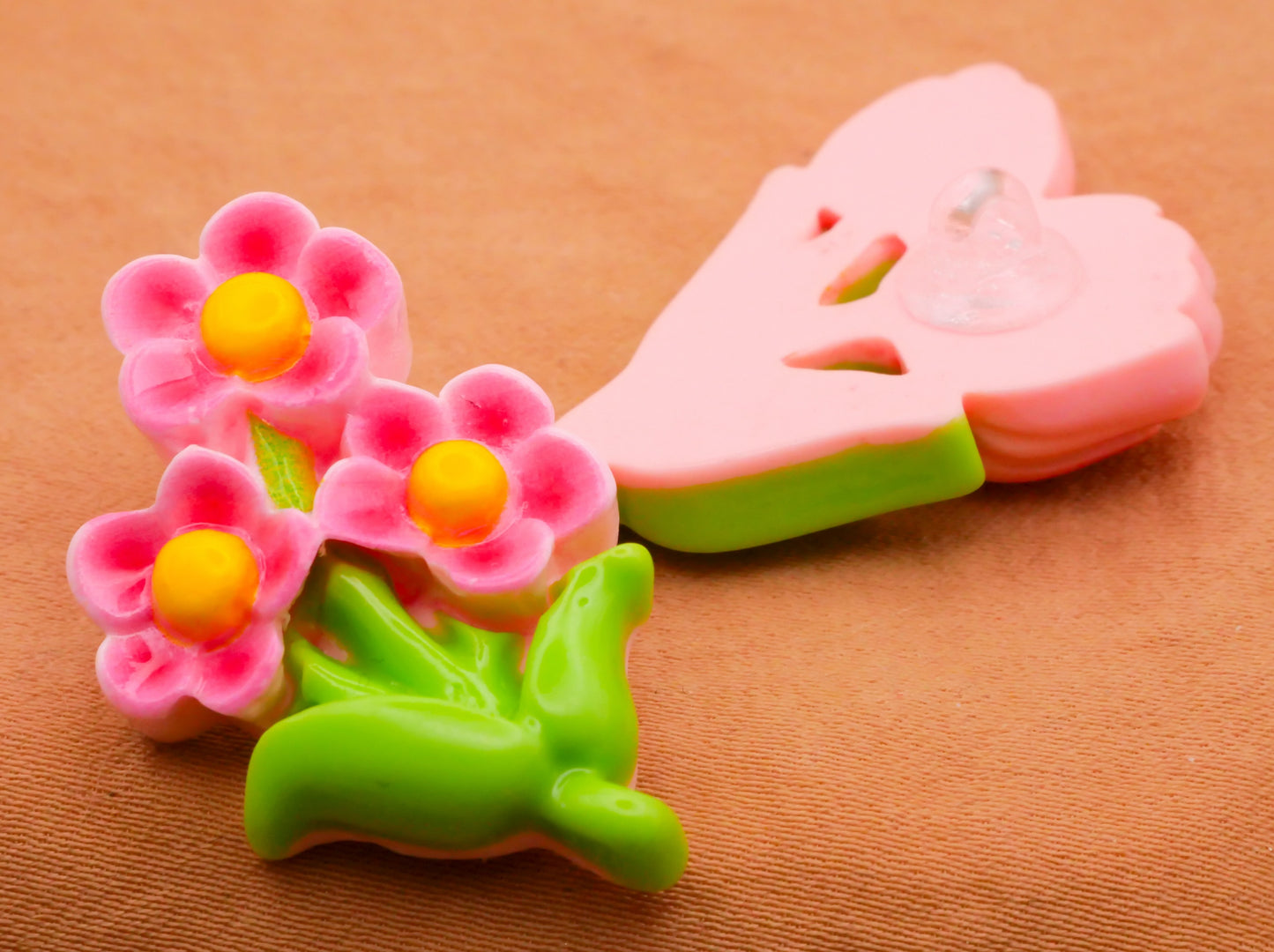 Spring Flowers Plastic Assorted Set of Three Buttons 20-35mm