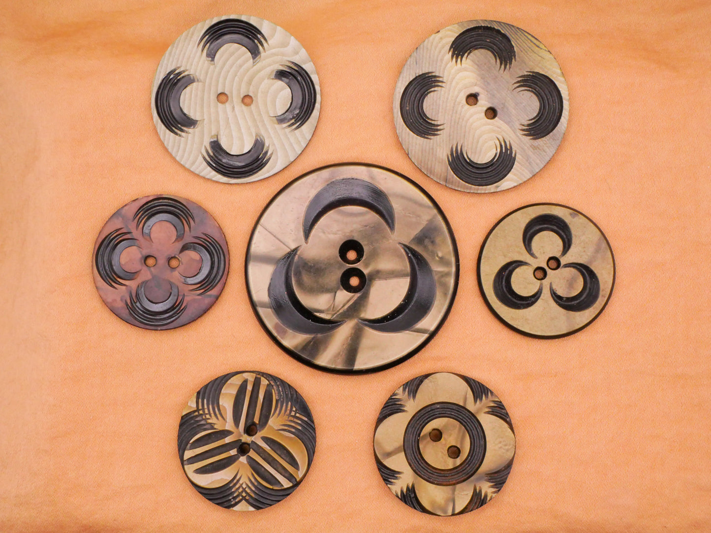 Clover Carved Laminate Celluloid Early Plastic Button Various 27-43mm