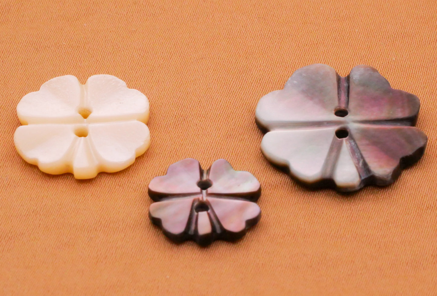 Shamrock Four-Leaf Clover Mother of Pearl Button Various 14-22mm