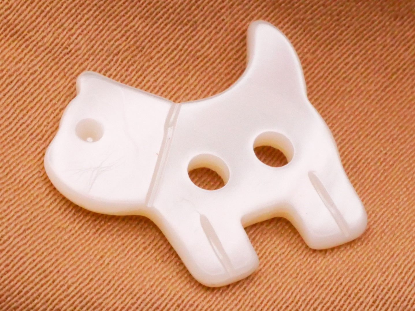 Dog Mother of Pearl Sew-Thru Button 15x17mm