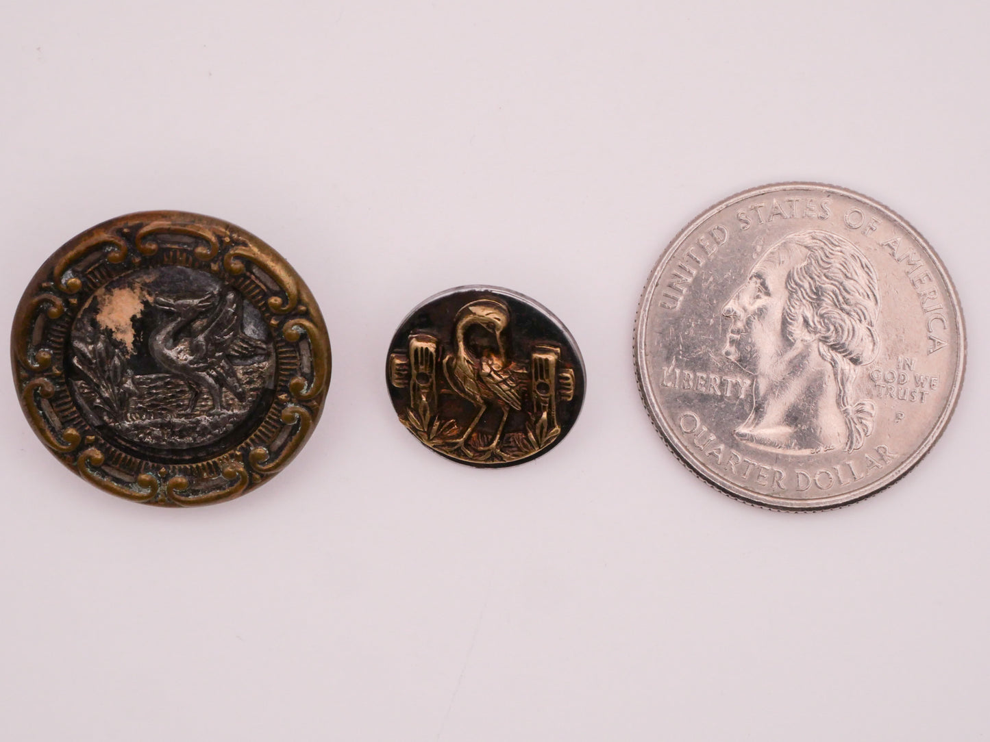 Crane Bird Motif Victorian Picture Button Various 15-23mm