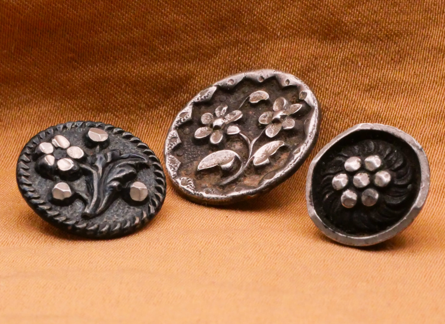 Flower Antique Steel Tinted Metal Button Various 13-17mm