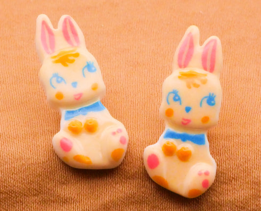 Bunny Rabbit White Chocolate Vintage Look Plastic Pair of Buttons 11x25mm