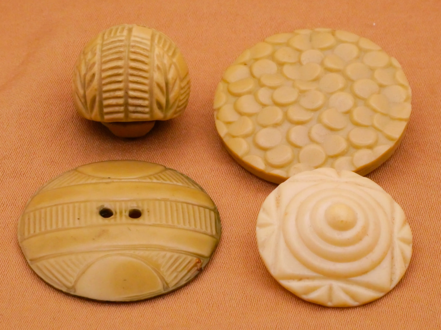 Tribal Design Ivory Look Celluloid Early Plastic Button 17-29mm