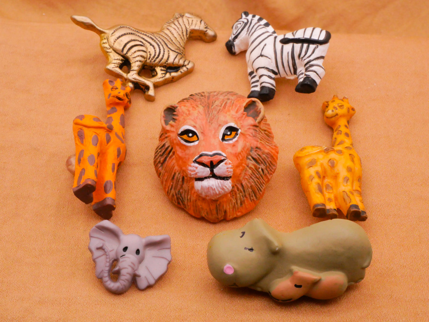 Safari African Plains Animals Plastic Button Various 14-29mm