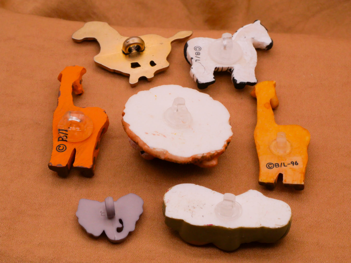 Safari African Plains Animals Plastic Button Various 14-29mm