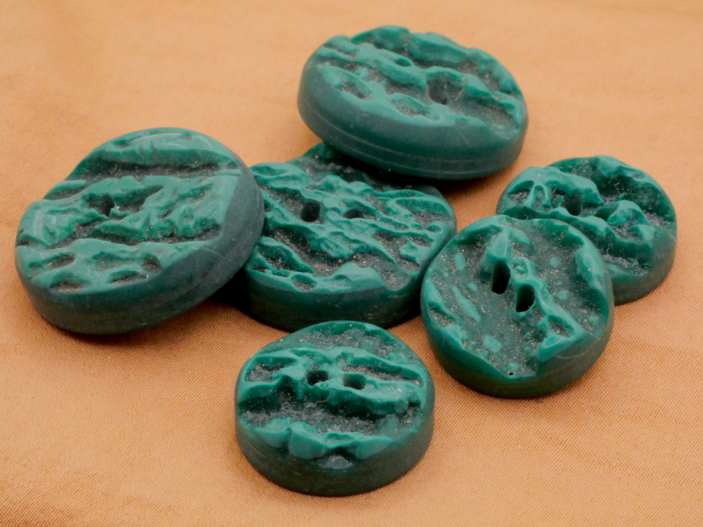 Wood Texture Look Emerald Green Vintage Plastic Button Various 19-25mm