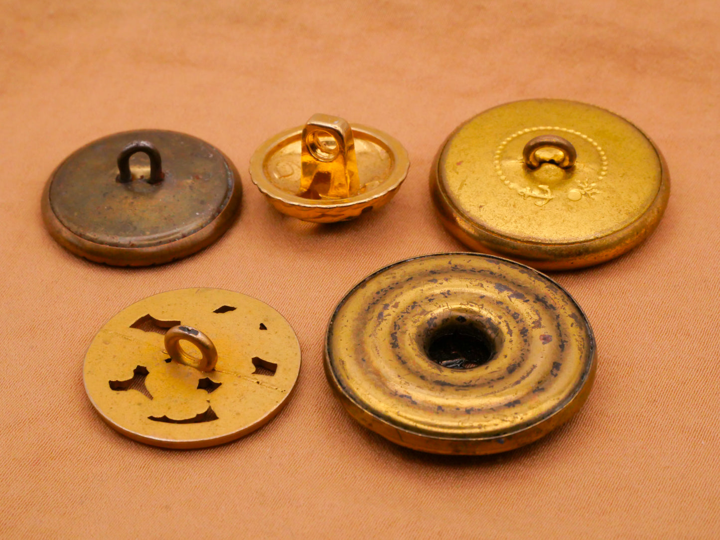 Vintage Metal Bronze Gold Button Various 18-29mm