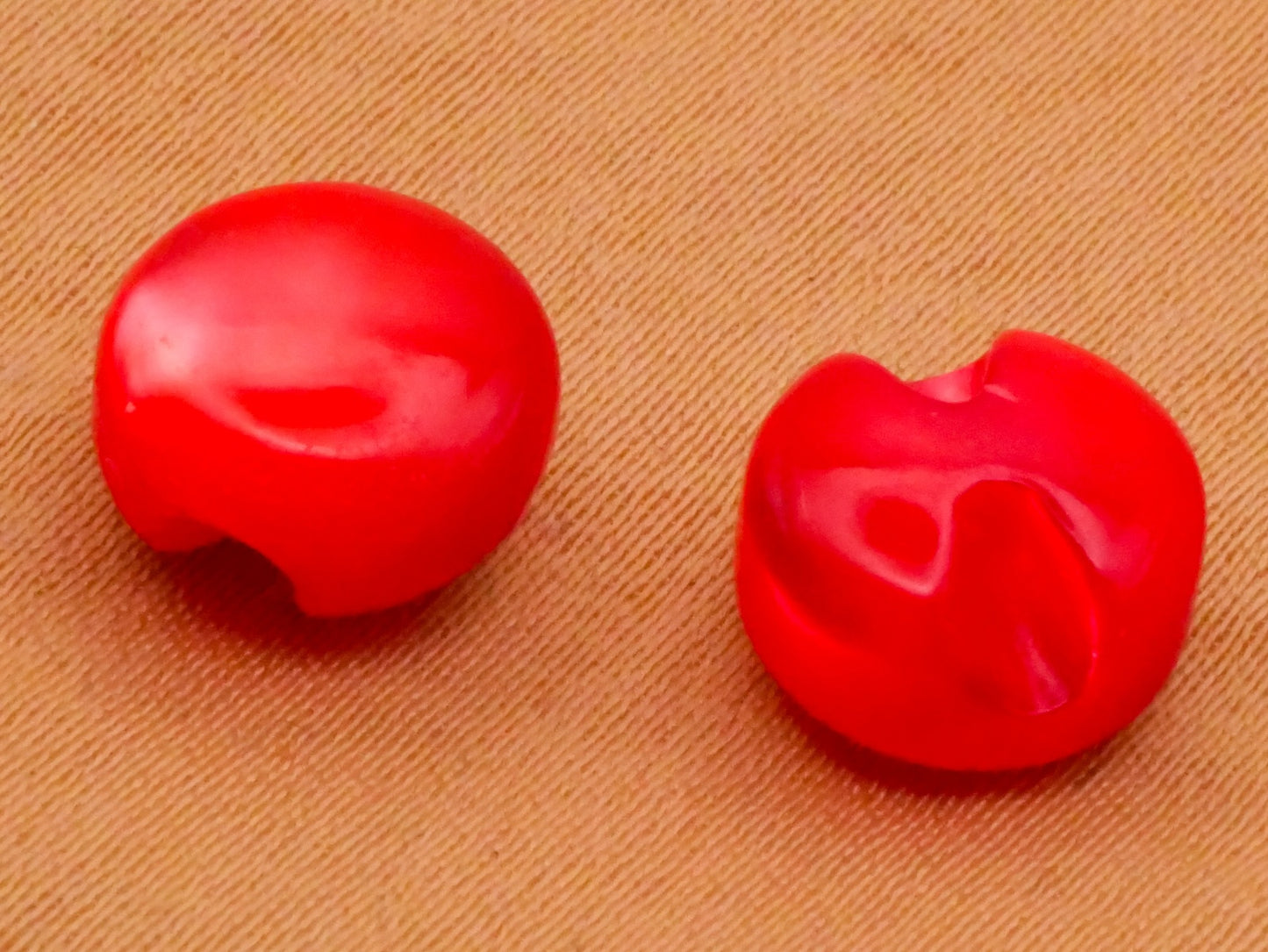 Vibrant Dyed Mother of Pearl Vintage Set of Four Buttons 10mm