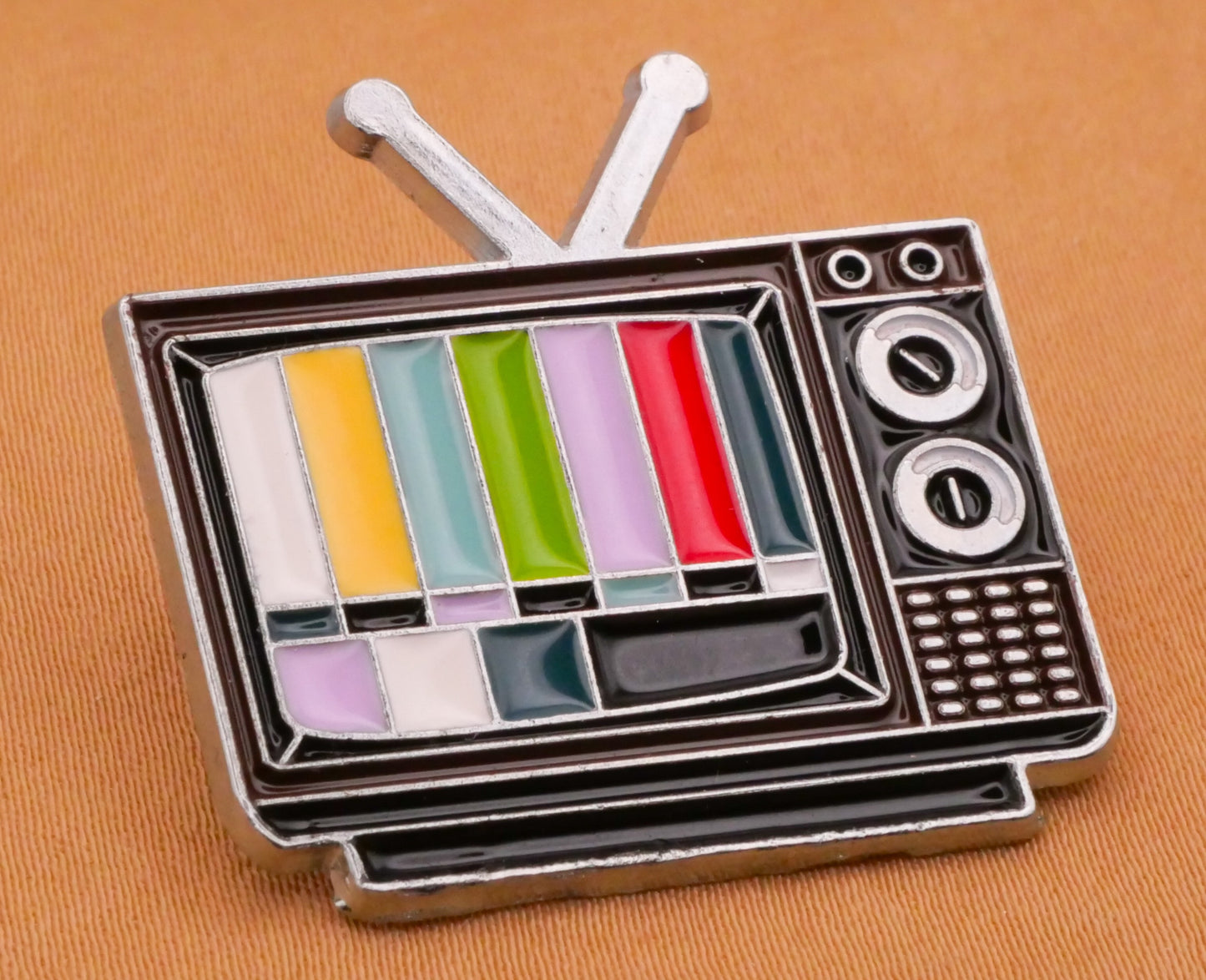 TV Television Set Old School Enamel Metal Button 30x31mm