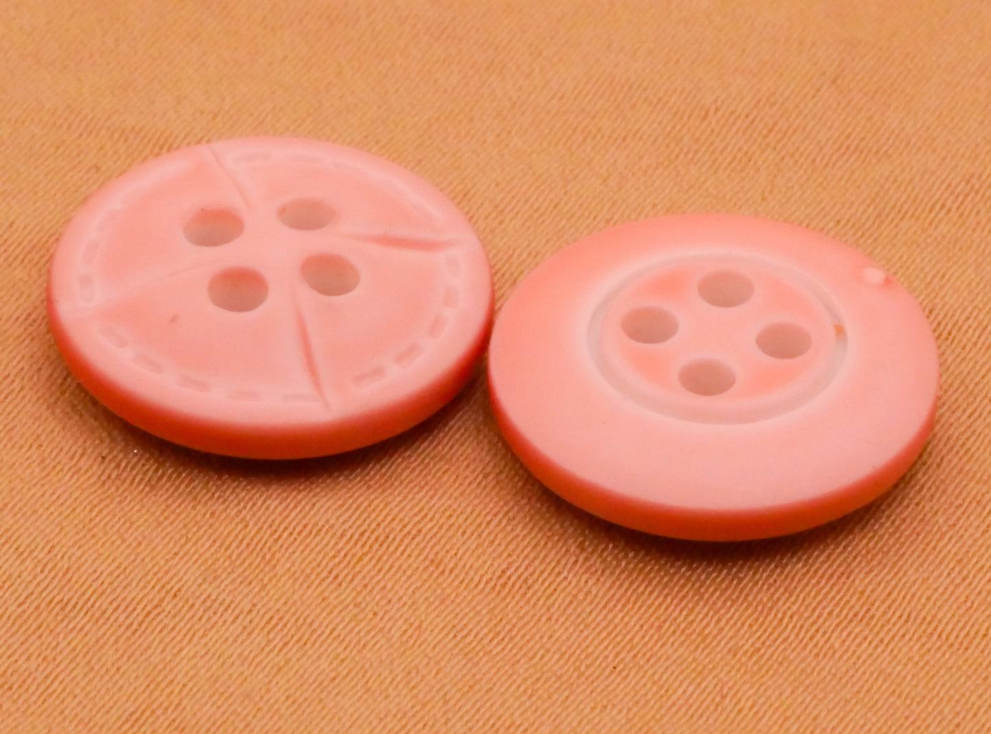 Leather Look Peachy Pink Plastic Set of Three Buttons 16mm