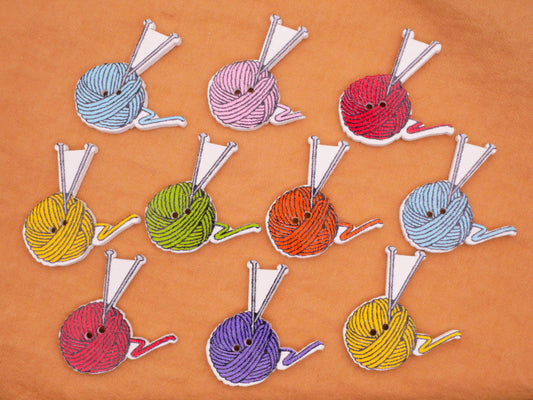 Yarn Knitting Needles Wood Assorted Set of Ten Buttons 26x27mm