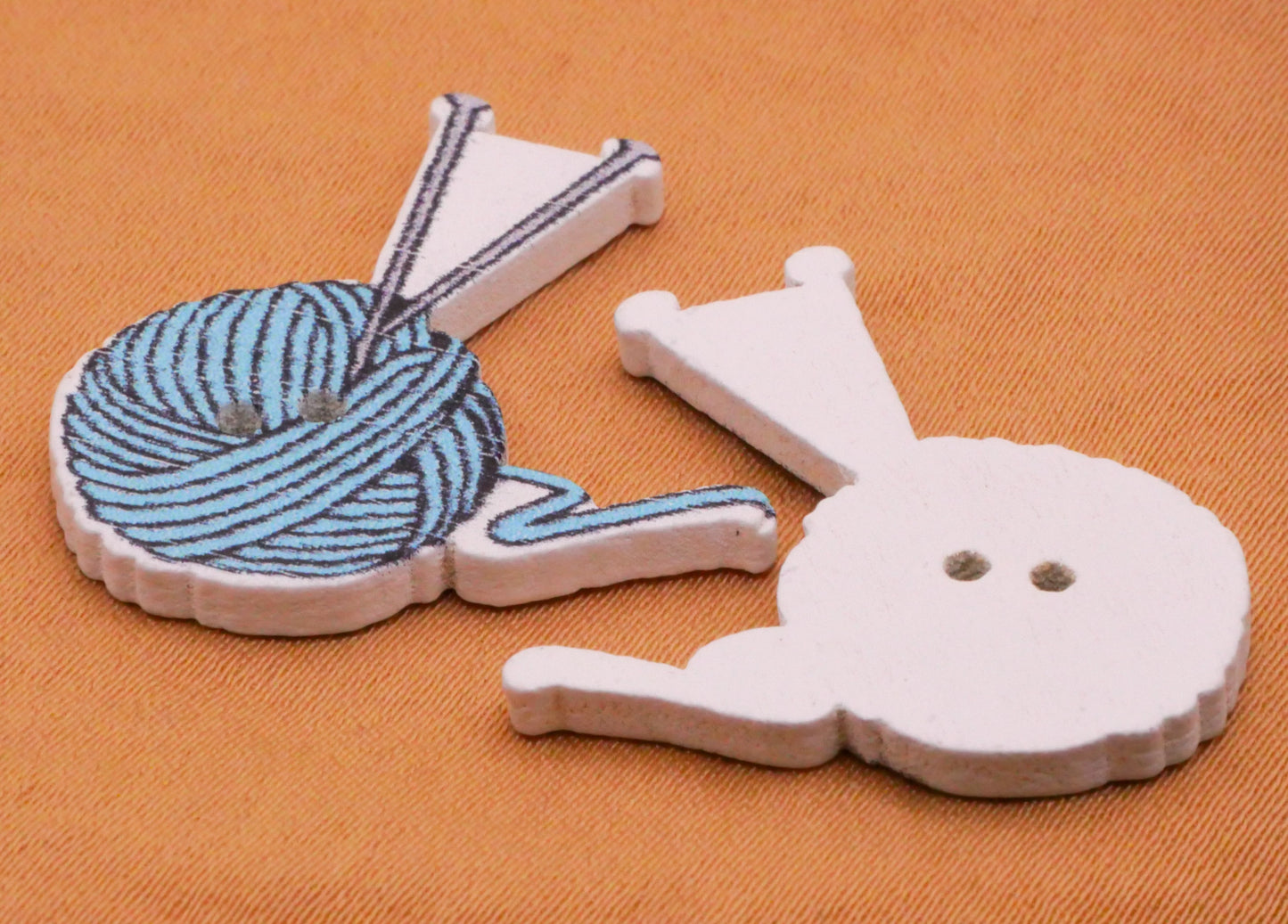 Yarn Knitting Needles Wood Assorted Set of Ten Buttons 26x27mm
