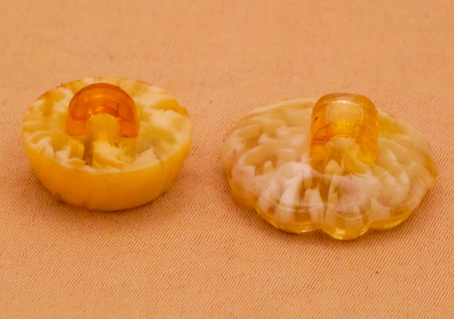 Melted Butter Design in Plastic Vintage Celluloid Button Various 16-20mm