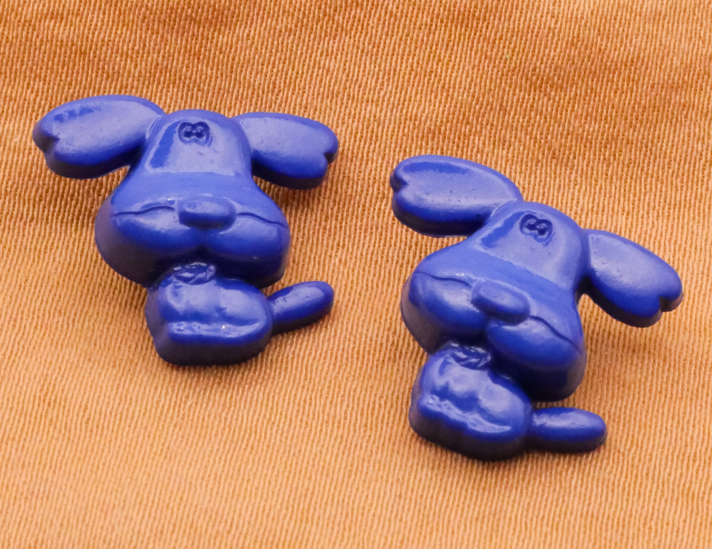 Blue Puppy Dog Big Ears Plastic Pair of Buttons 14x16mm