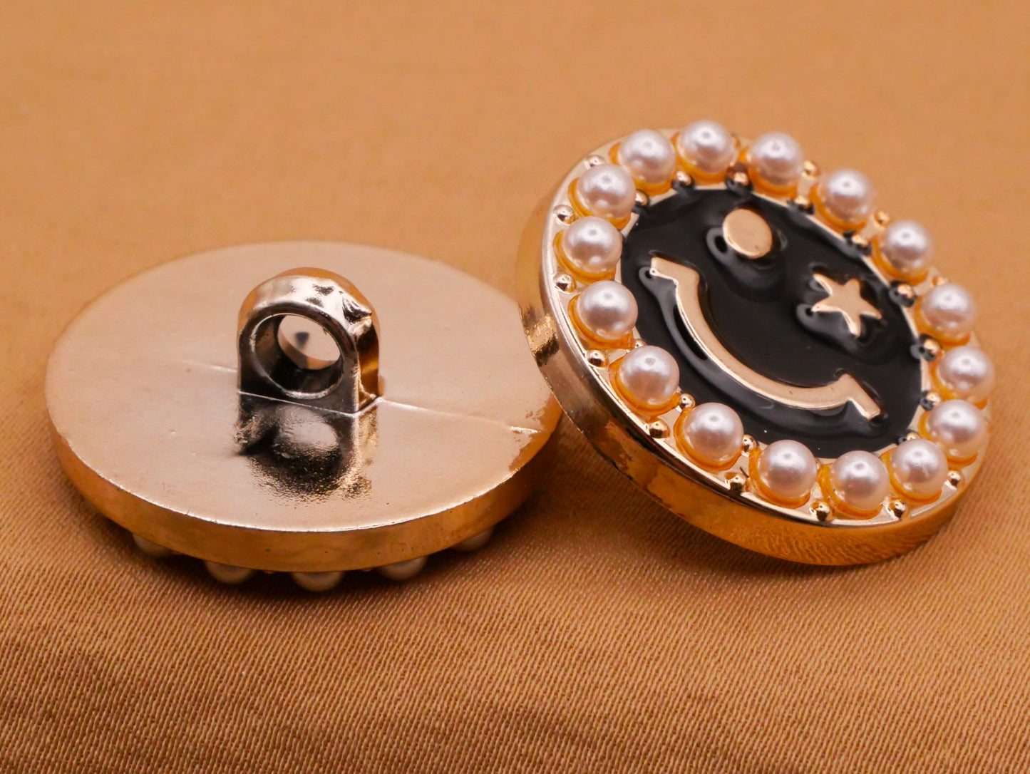 Smiley Face Winking Faux Pearl Enamel Gold Plastic Pair of Buttons 25mm