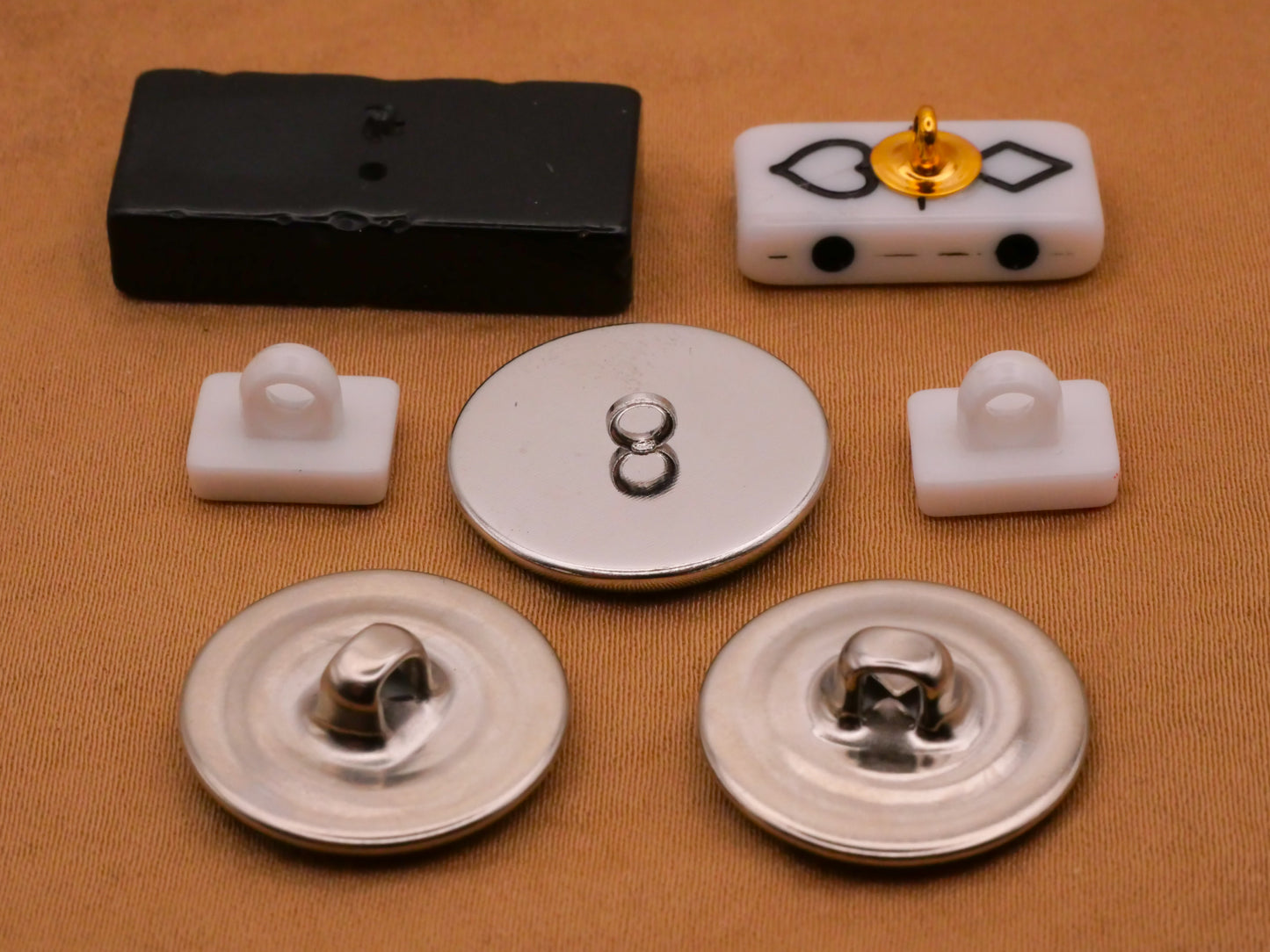 Game Theme Domino Dice Suits Button Various 8-28mm